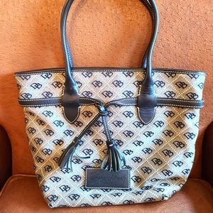 Dooney & Bourke Tote